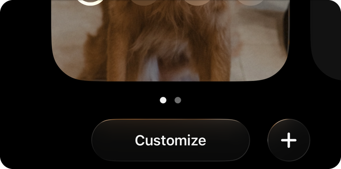The lock screen wallpaper picker, with the Customize button at the bottom